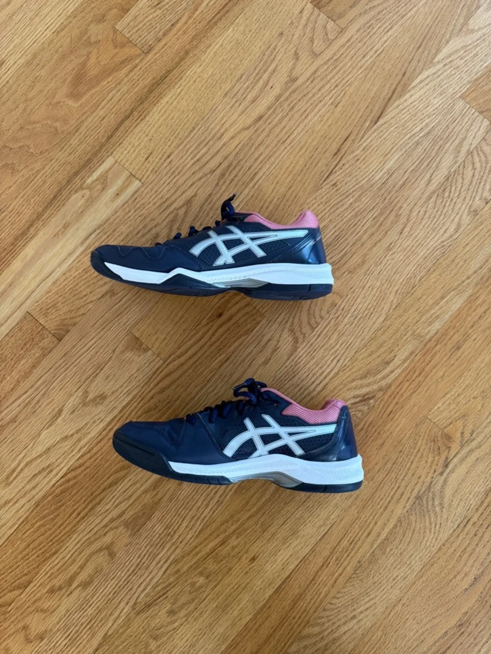 Asics tennis shoes